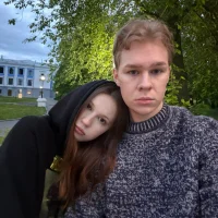 AdrianaChrisShow