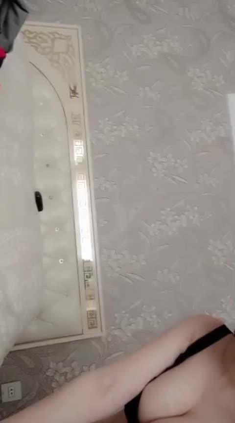 Sevgilim kamera qarşısında çılpaq şou göstərir