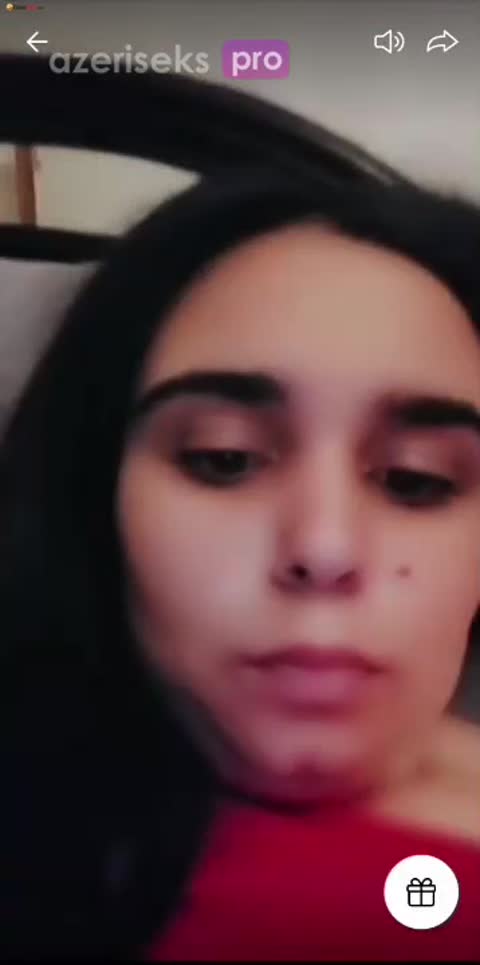 Azəri gəlin yayında ifşa edirlir