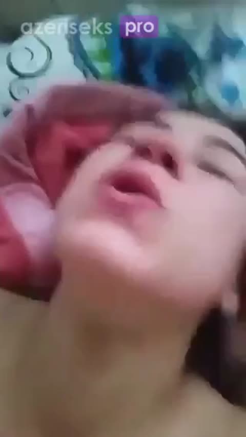 Qızı çığırır