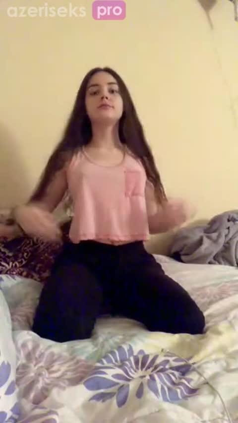Azeri qiz usagi soyunur
