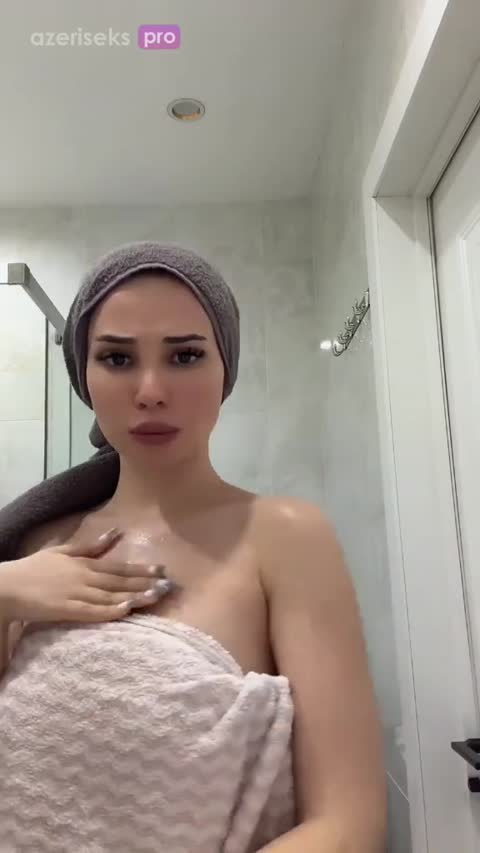 Koti duş alır çimir
