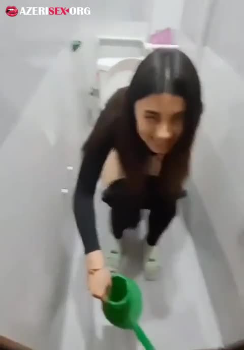 Tələbə qız götdən siktirib və sıça bilmir Hələ bir azeri sex videoda çəkir zalımın qızı com