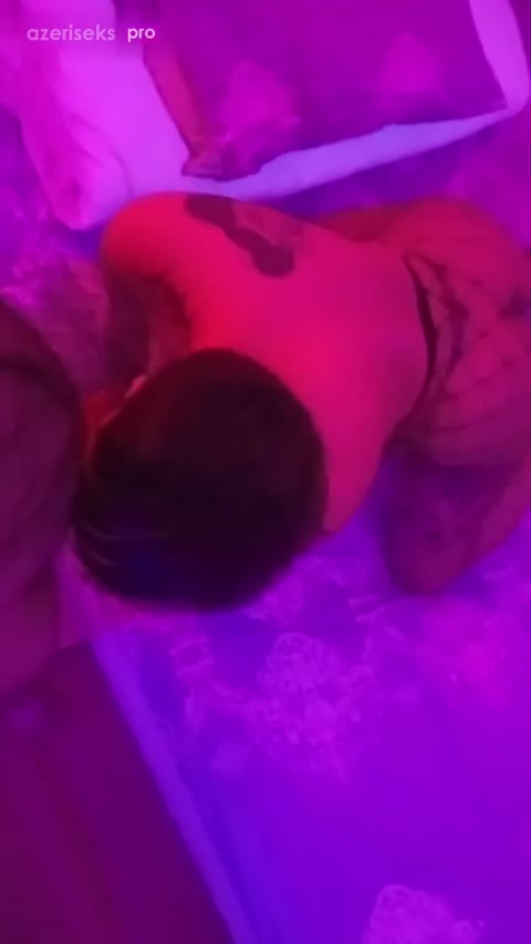 Trans mama site götünü oynadıb sik çalır