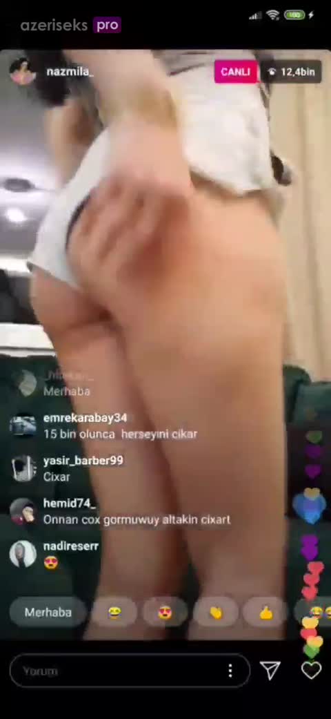 Naz milla Tiktokda canlı açıb tumanda götün göstərir